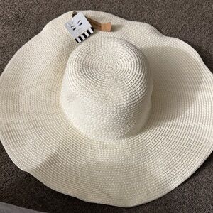 Elegant Cream Wide-Brim Hat